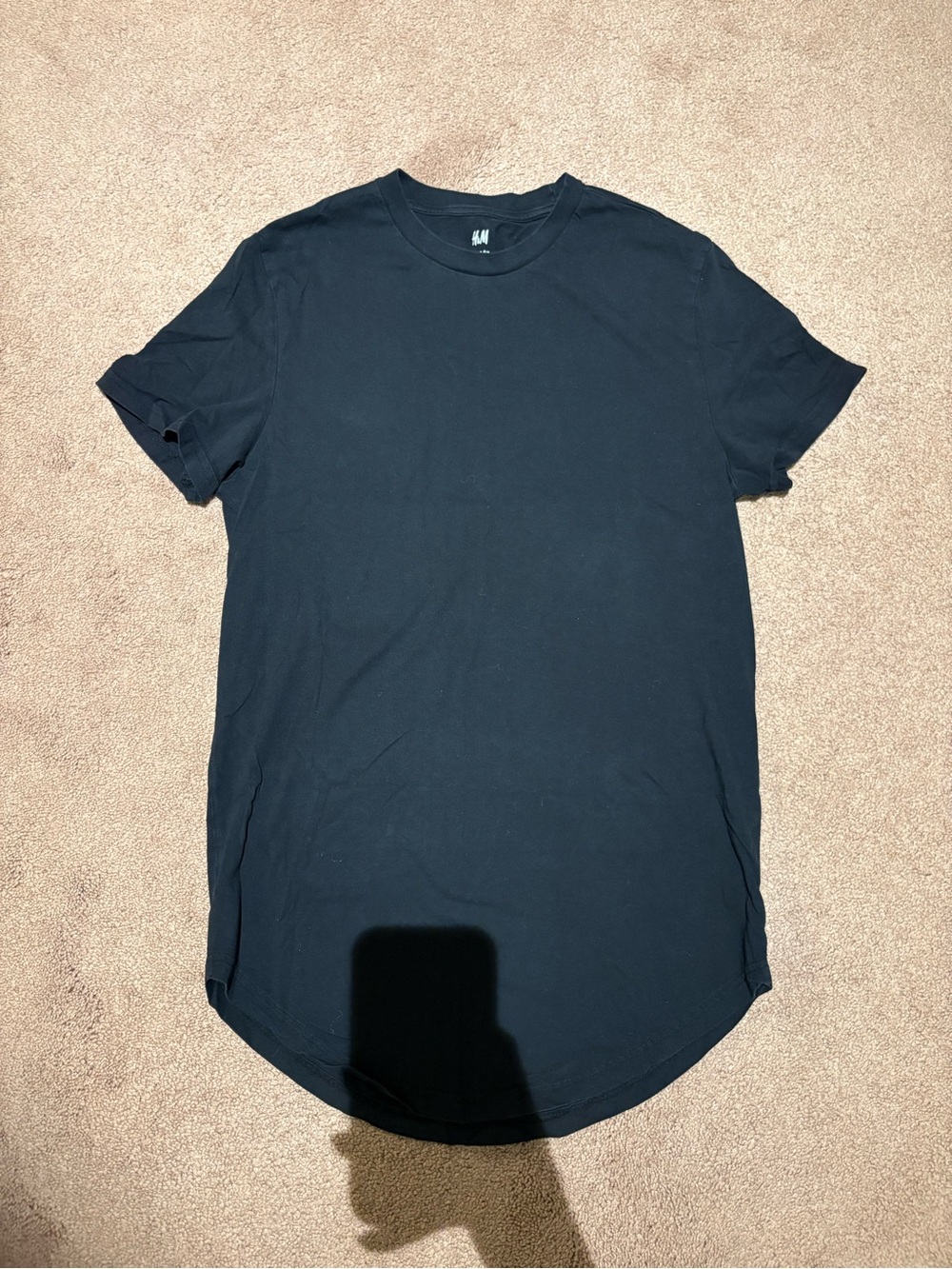 H&M Black Short Sleeve long fit shirt size medium